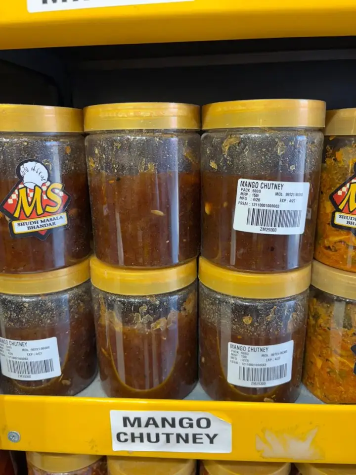 Mittal Spices ke achar, murabba aur chutney jars, MS logo ke saath